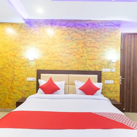 Super Oyo Hotel O Red Stone Inn New Delhi Extérieur photo