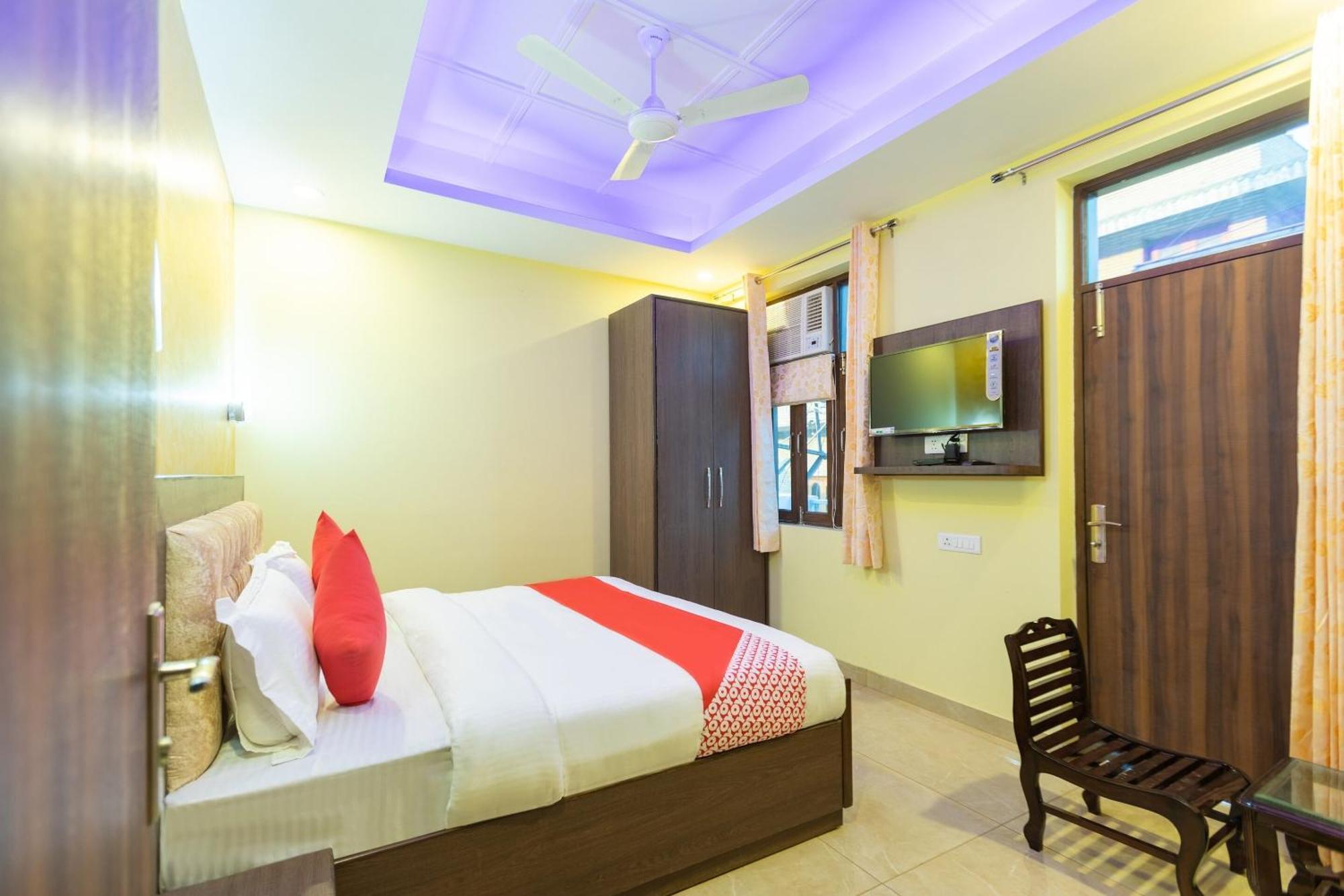 Super Oyo Hotel O Red Stone Inn New Delhi Extérieur photo