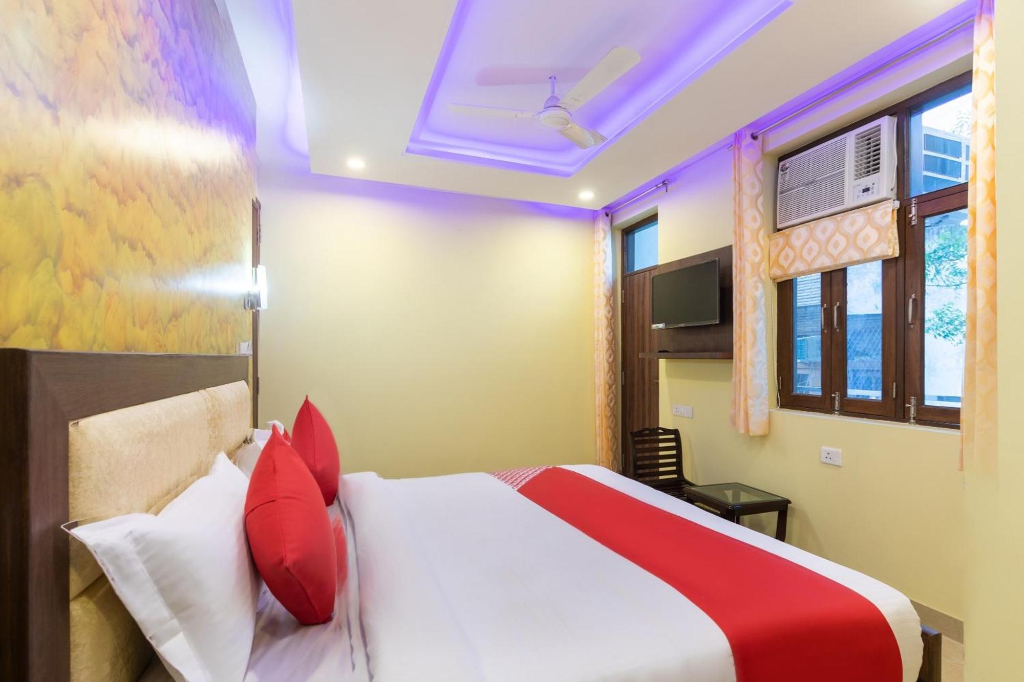 Super Oyo Hotel O Red Stone Inn New Delhi Extérieur photo