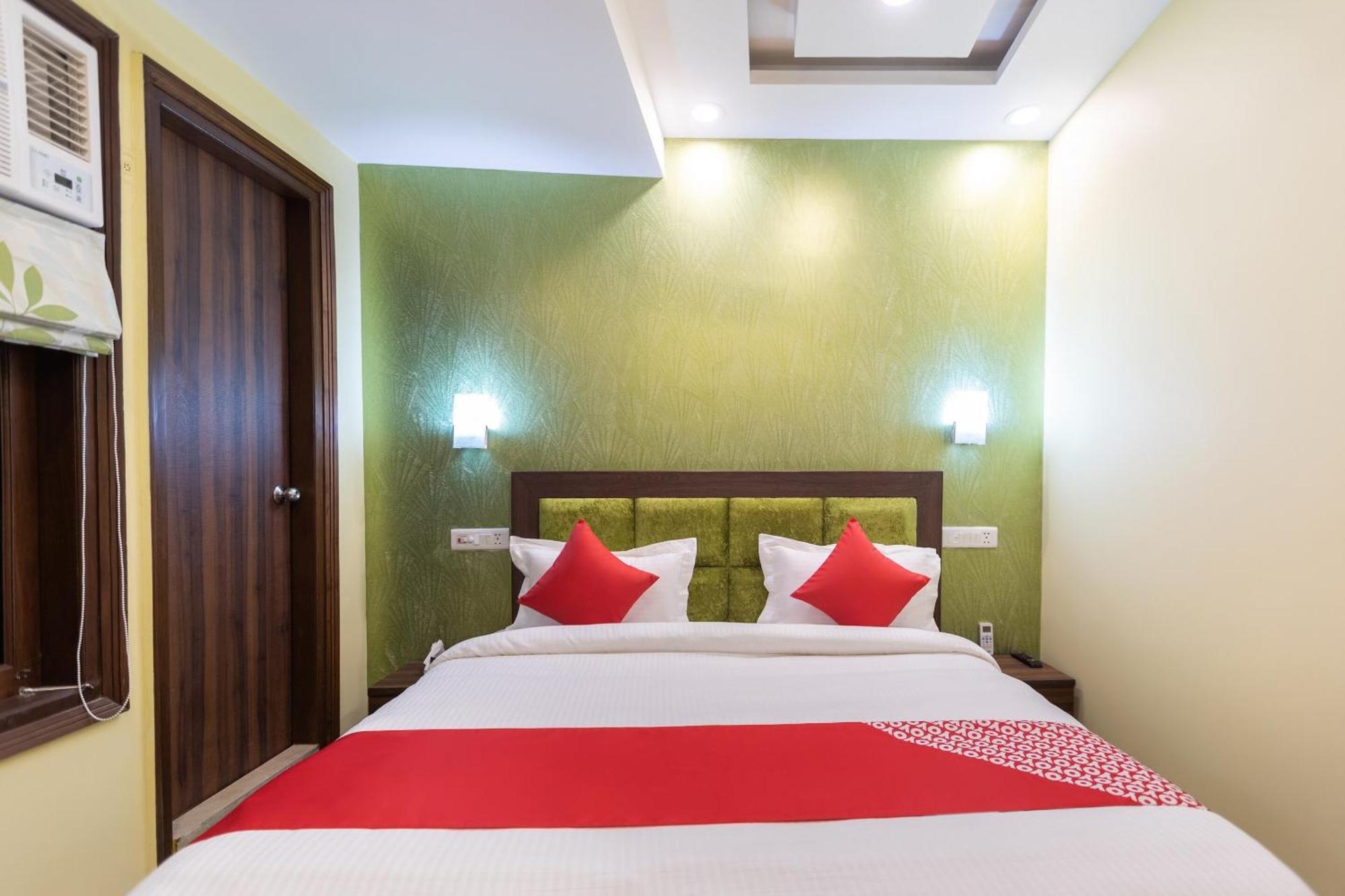 Super Oyo Hotel O Red Stone Inn New Delhi Extérieur photo