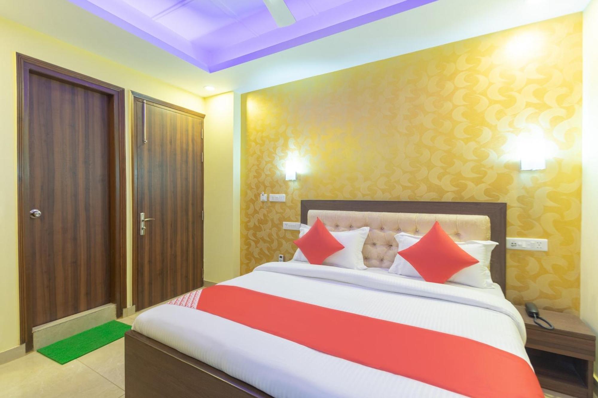 Super Oyo Hotel O Red Stone Inn New Delhi Extérieur photo