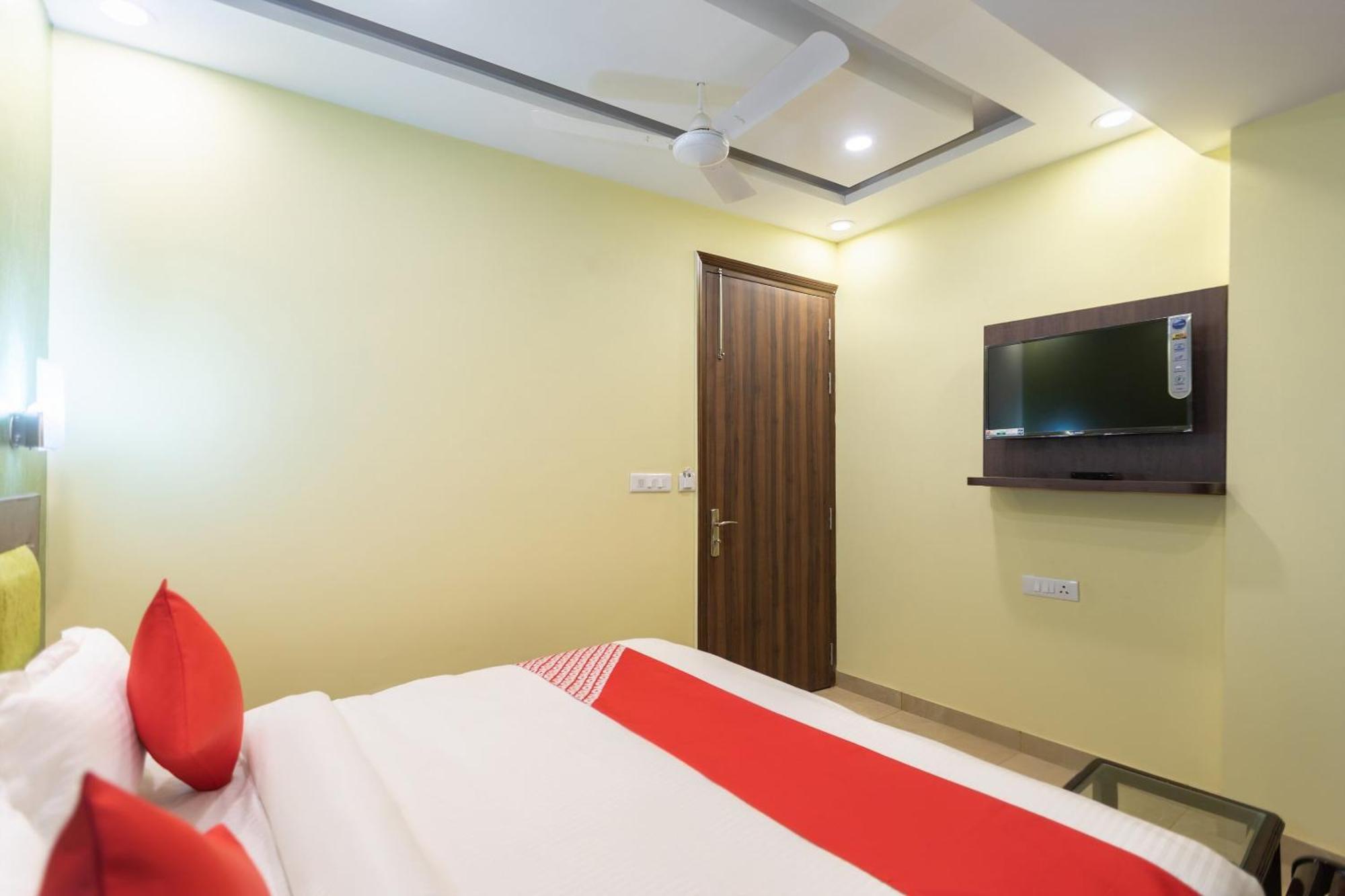 Super Oyo Hotel O Red Stone Inn New Delhi Extérieur photo
