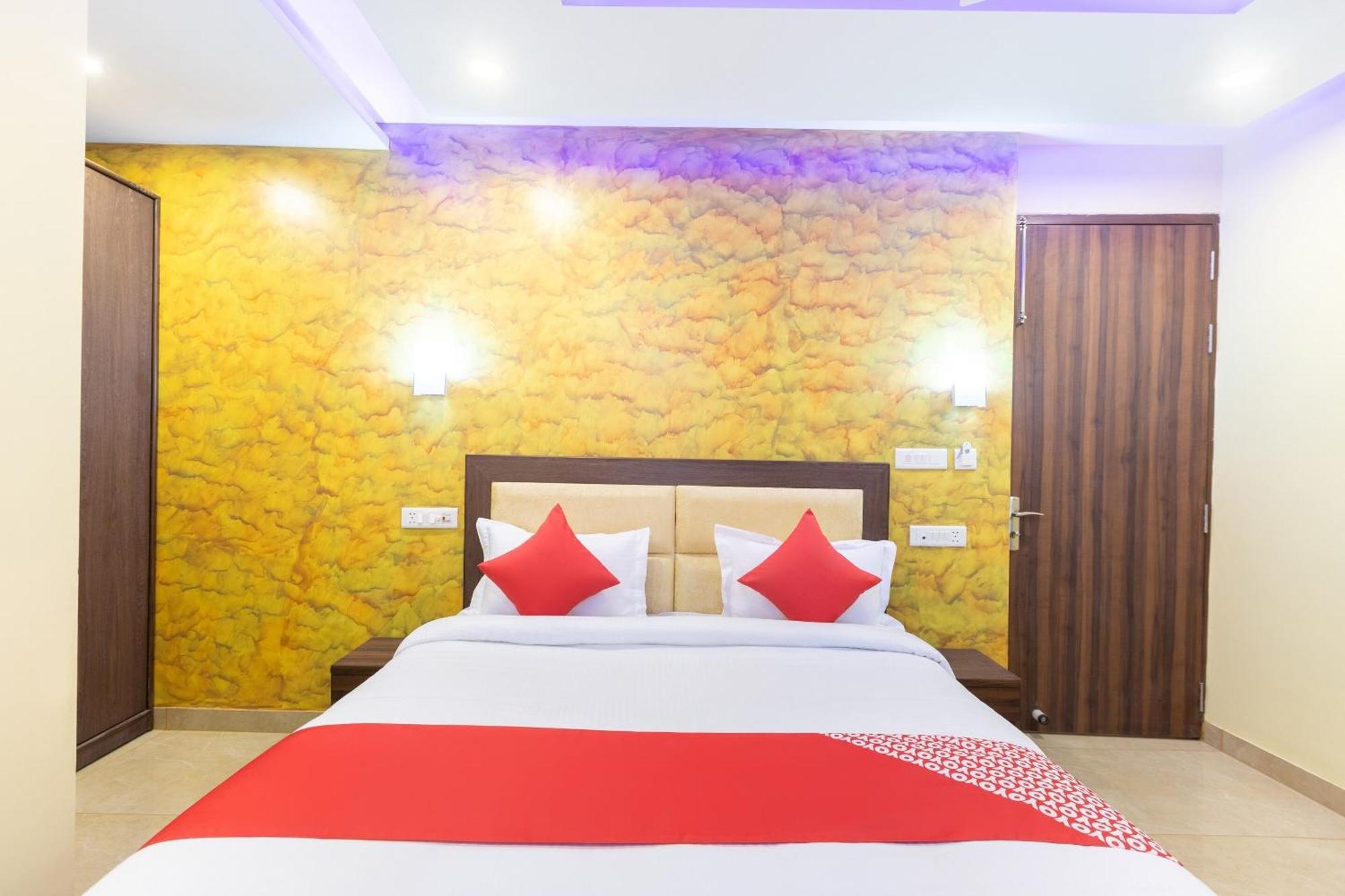 Super Oyo Hotel O Red Stone Inn New Delhi Extérieur photo